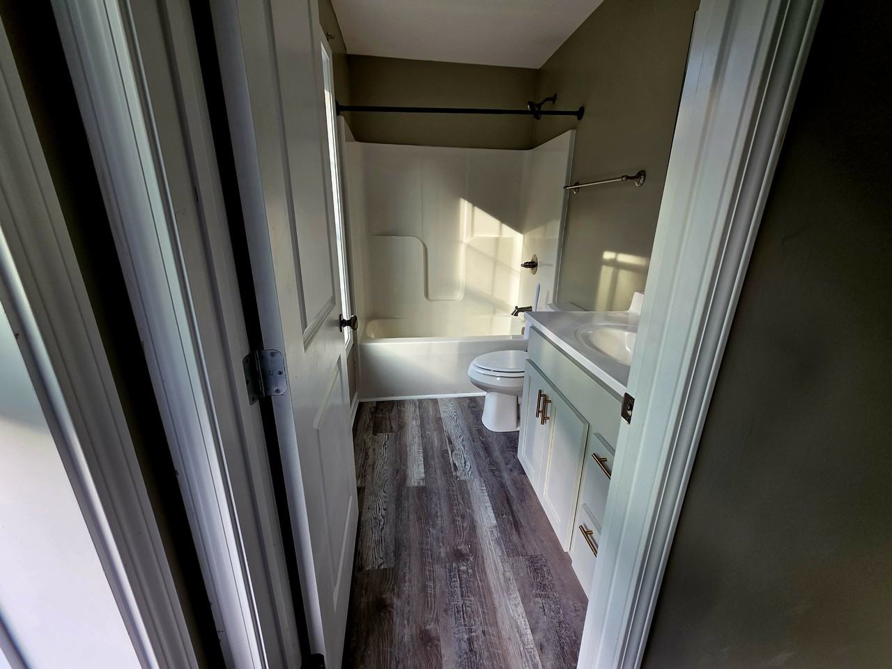 1900 Bernhurst Dr #NA - Photo 4 of 14