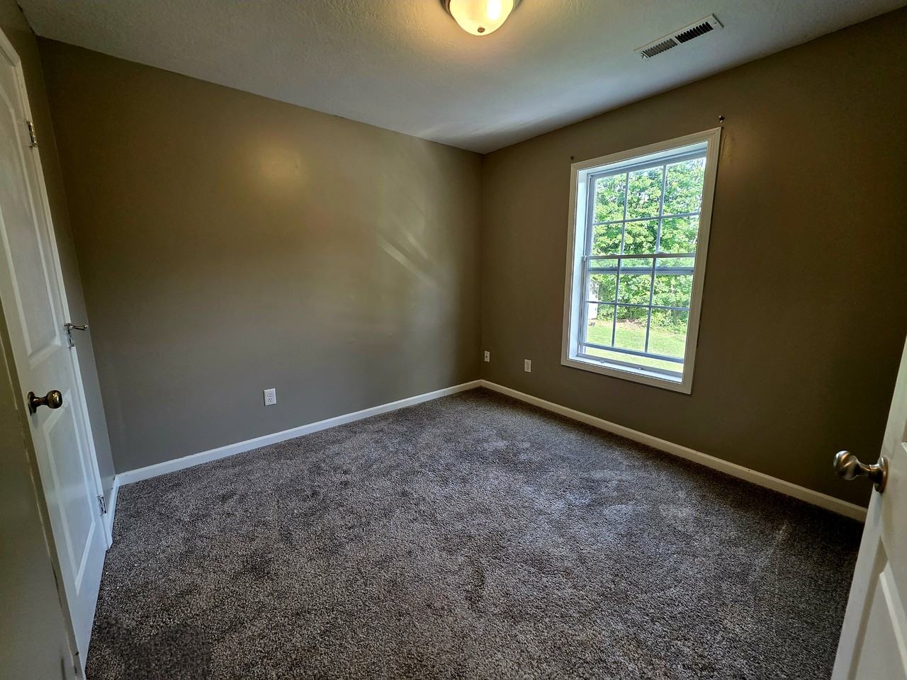 1900 Bernhurst Dr #NA - Photo 6 of 14