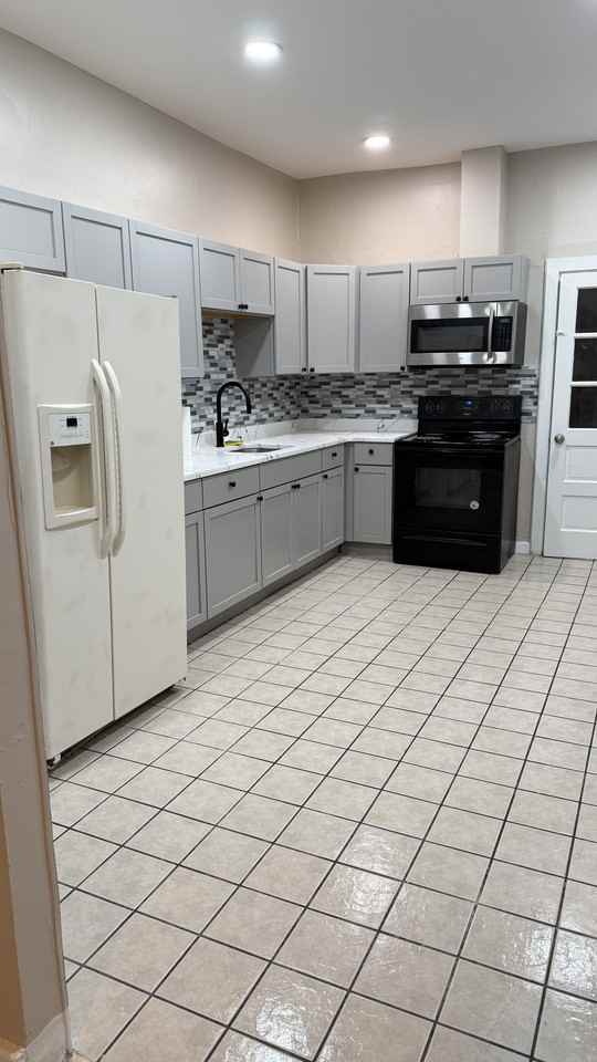 164 W Tilghman St - Photo 4 of 14