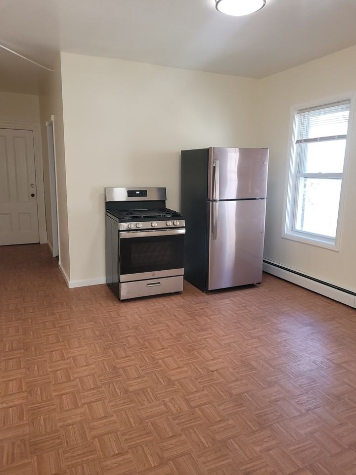 182 Pleasant St #2ndFL - Photo 7 of 21