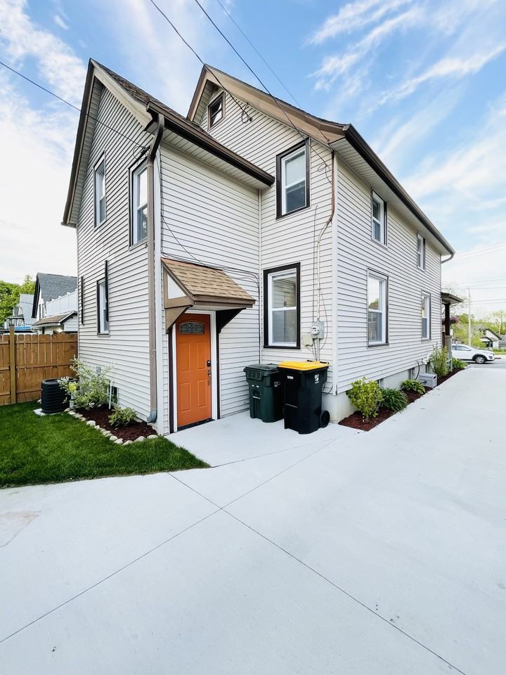 1051 N 68th St #NA - Photo 4 of 40