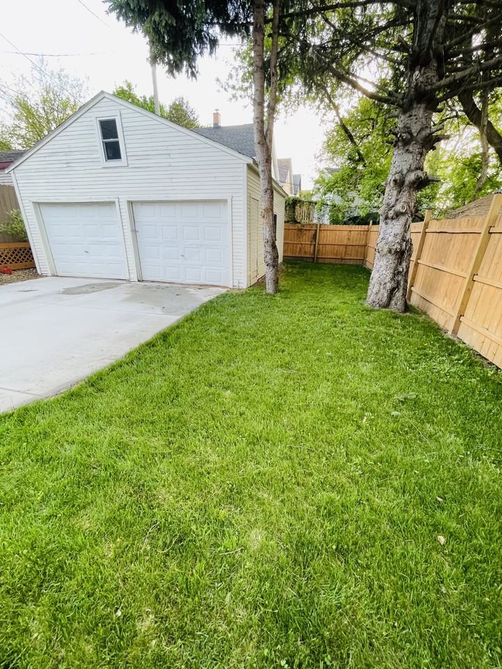 1051 N 68th St #NA - Photo 6 of 40