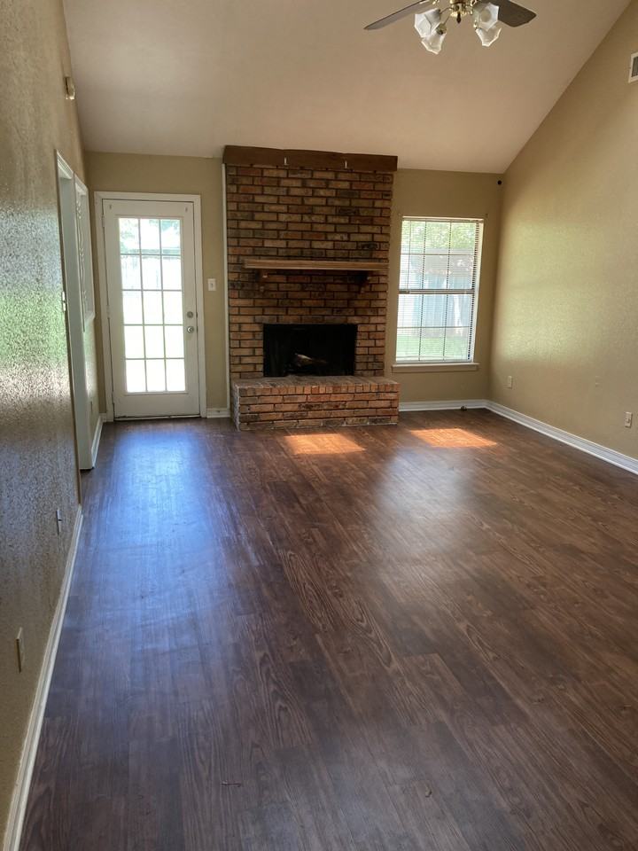 2562 Downs Cir #NA - Photo 3 of 14