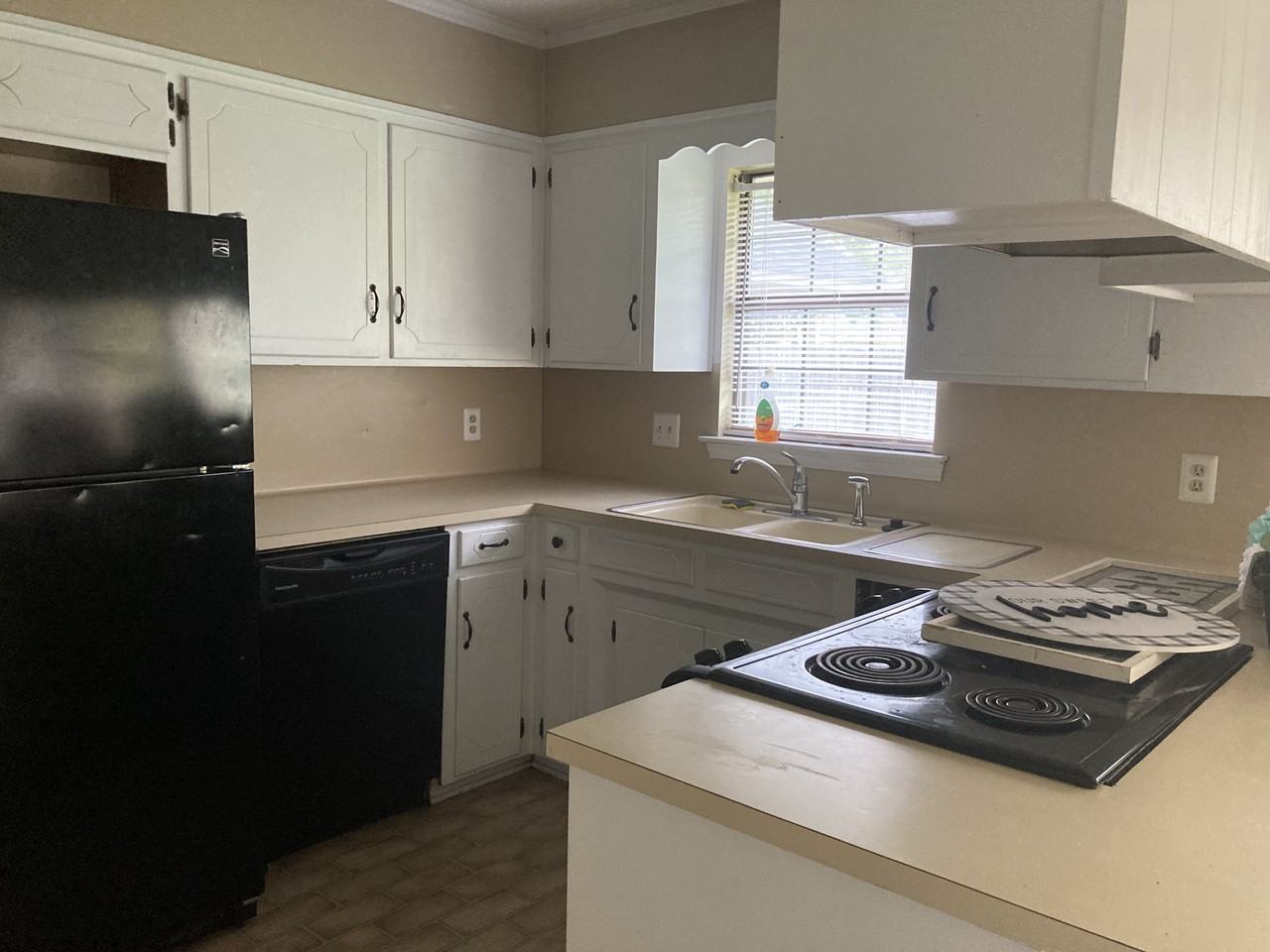 2562 Downs Cir #NA - Photo 4 of 14