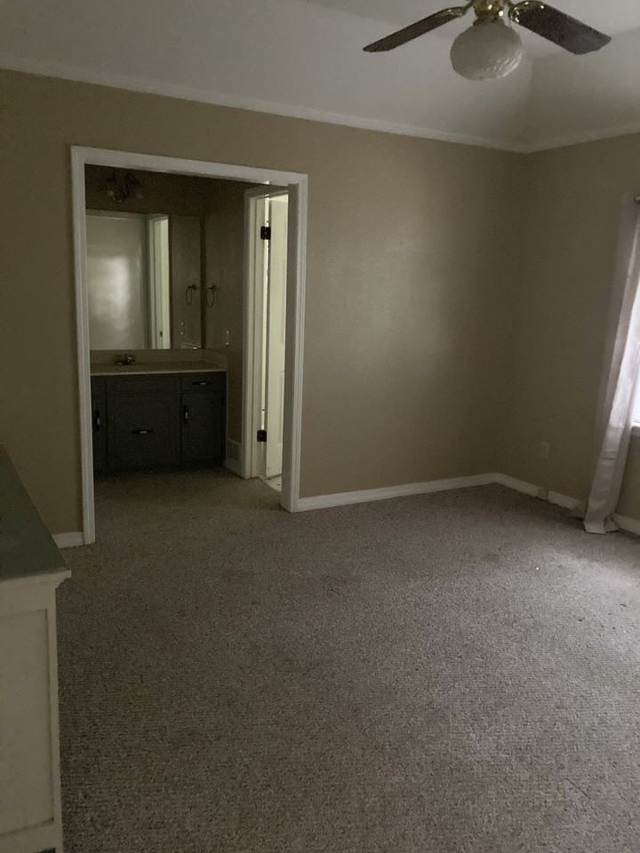 2562 Downs Cir #NA - Photo 7 of 14
