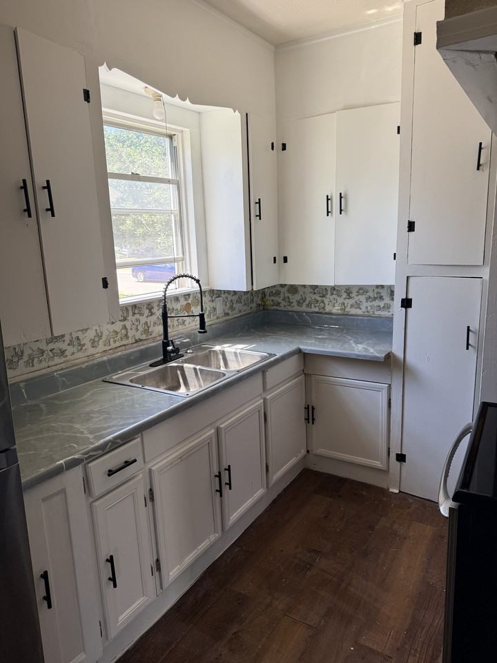 518 Topeka Blvd #NA - Photo 4 of 10