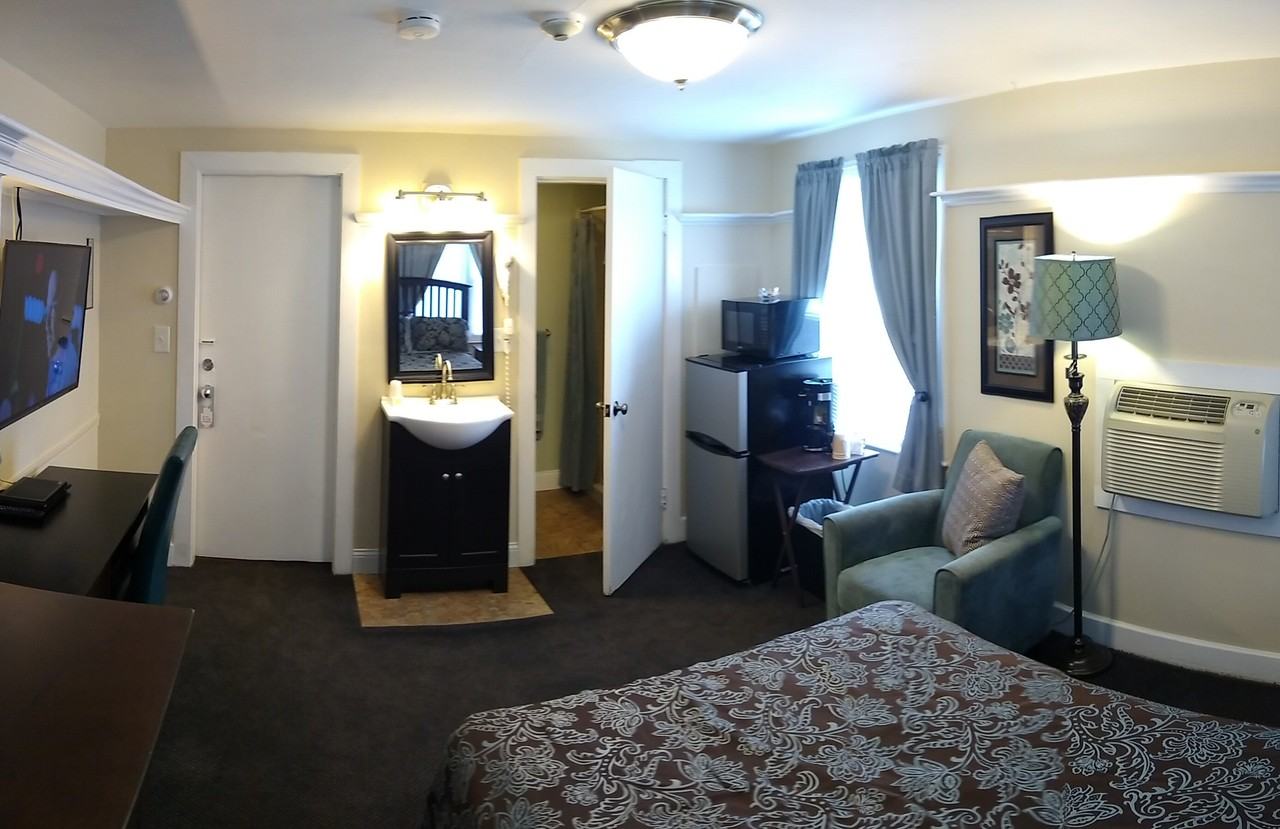 121 S Main St #6 - Photo 3 of 3