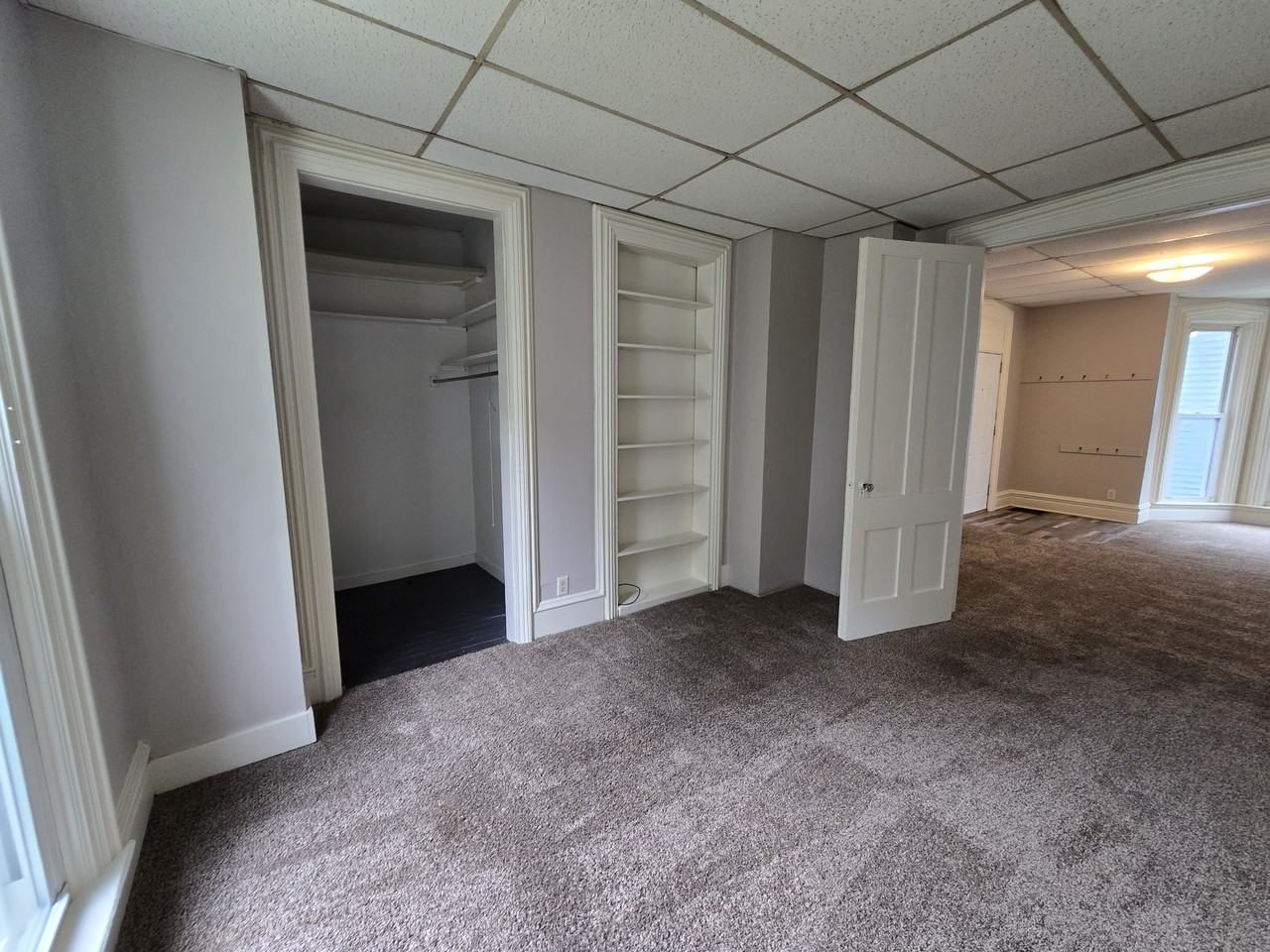 121 Crescent St - Photo 5 of 10