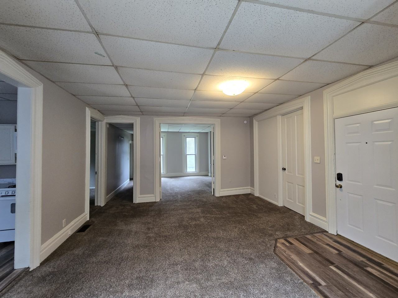 121 Crescent St - Photo 6 of 10