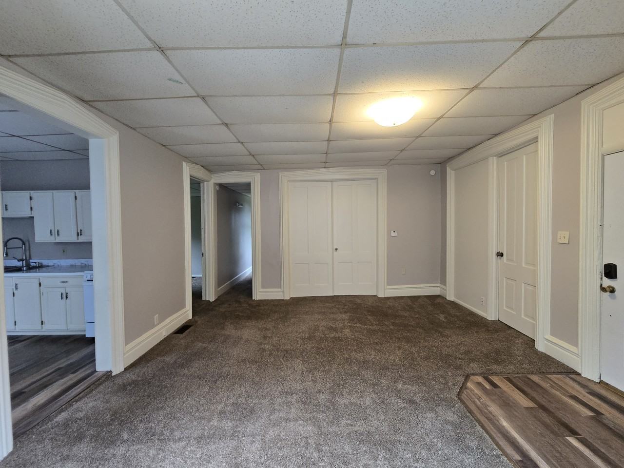 121 Crescent St - Photo 7 of 10