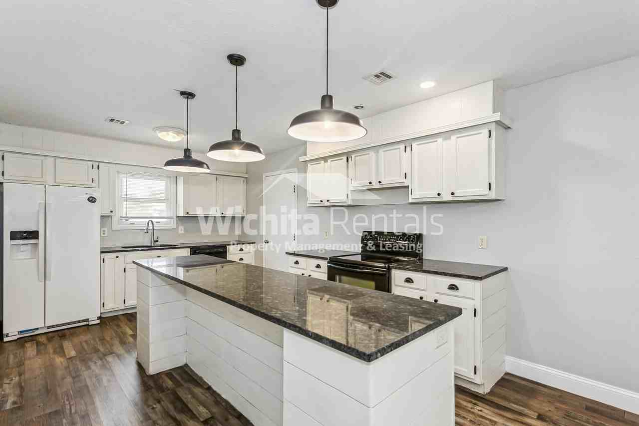 4549 S Washington Ct - Photo 4 of 15