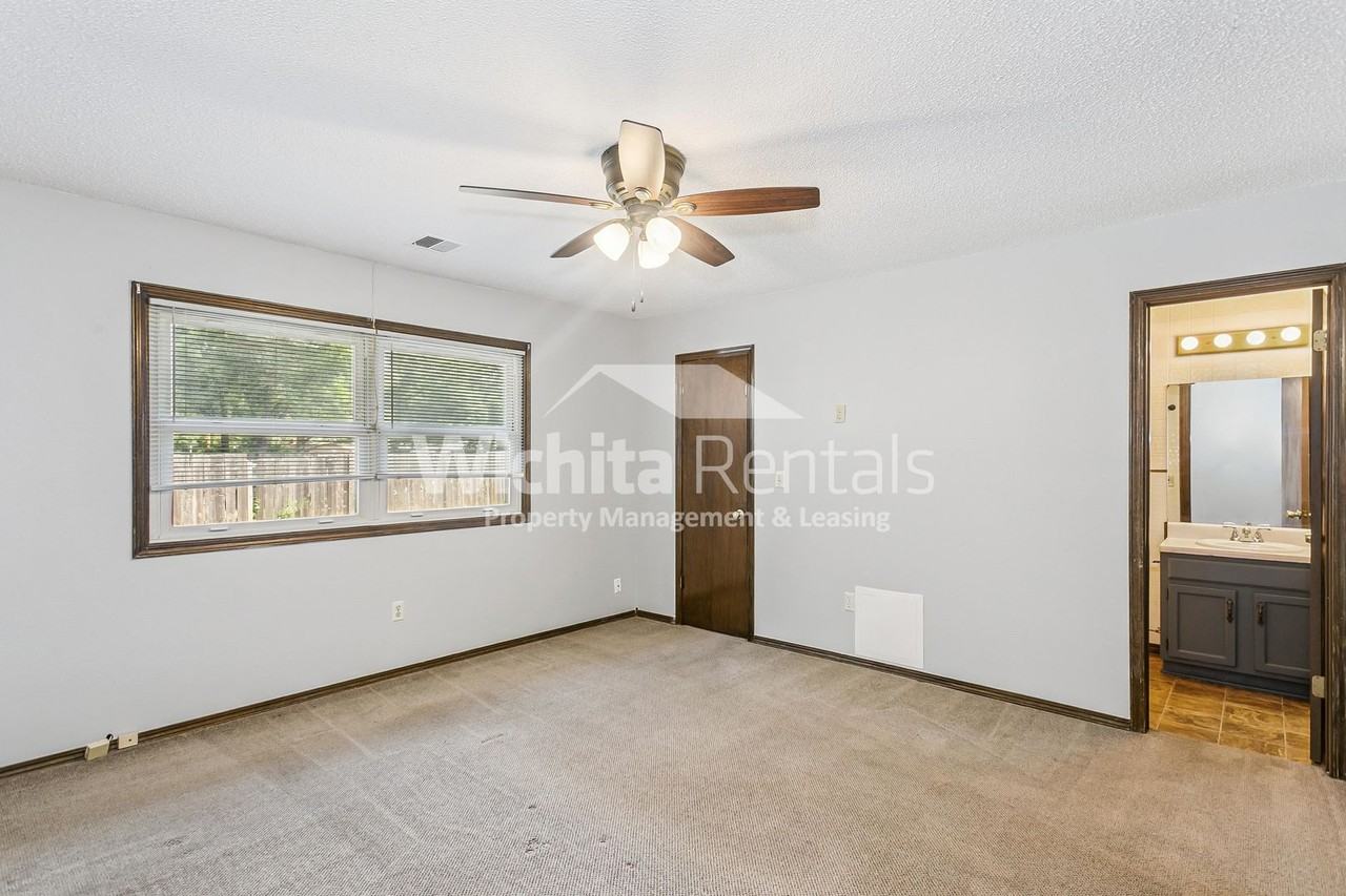 4549 S Washington Ct - Photo 6 of 15