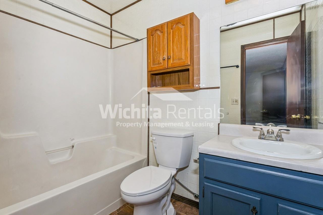 4549 S Washington Ct - Photo 7 of 15