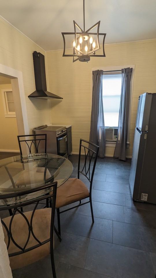 1020 W Poplar St #NA - Photo 6 of 17