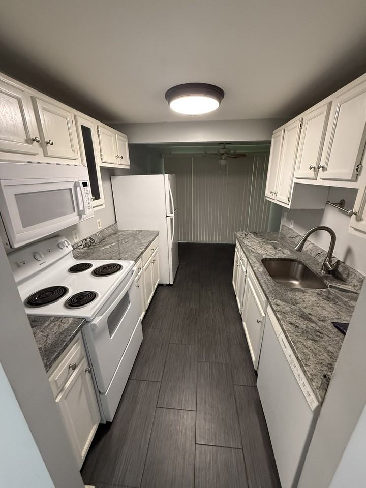 13200 Chalet Pl #102 - Photo 3 of 12