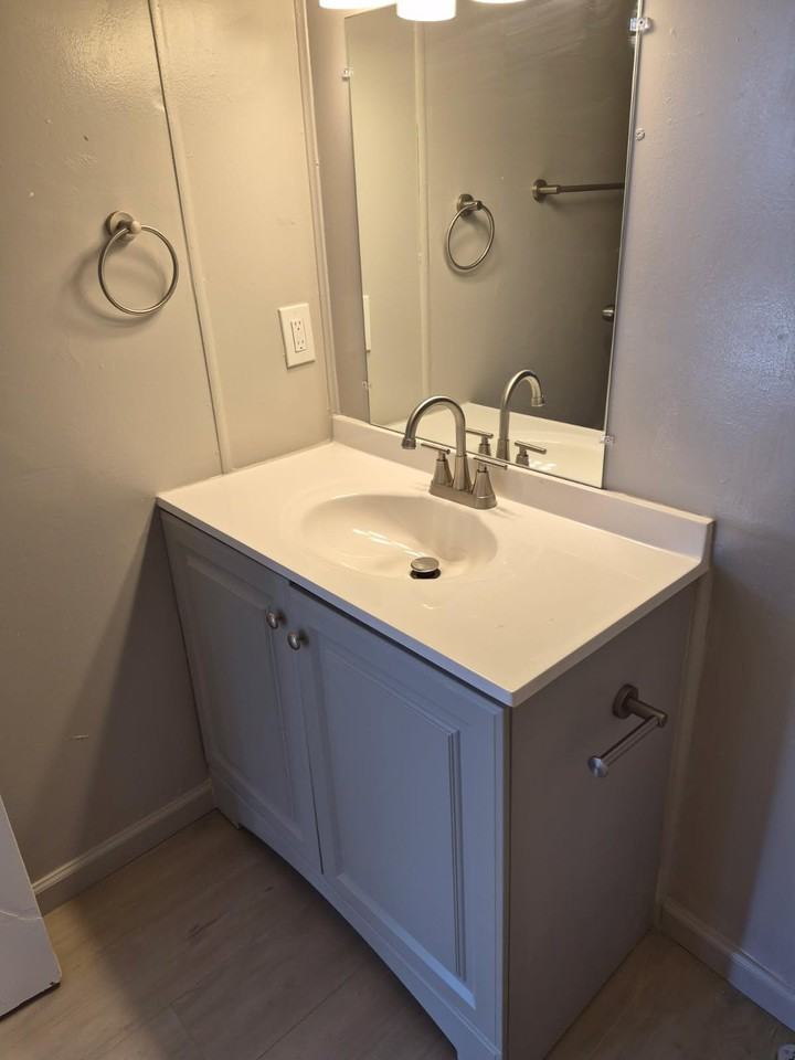 710 E Avenue G #5 - Photo 2 of 9