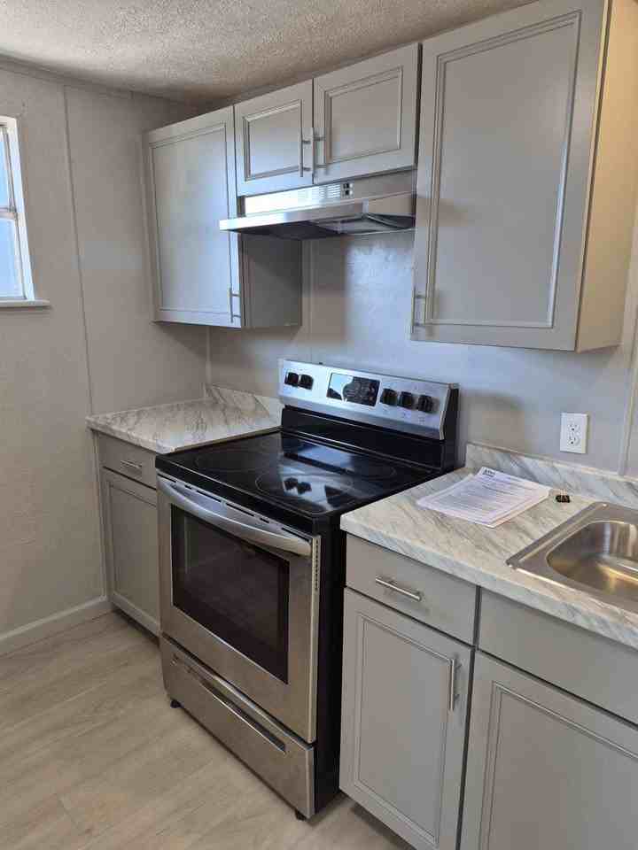 710 E Avenue G #5 - Photo 5 of 9