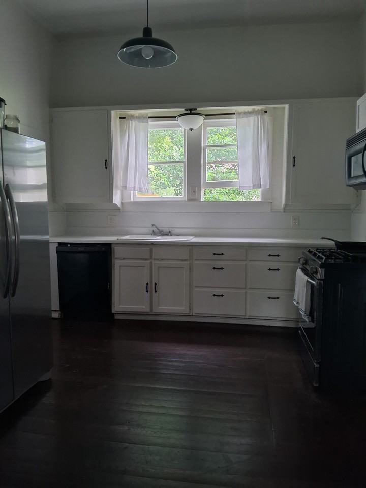 704 S Anglin St #NA - Photo 3 of 26