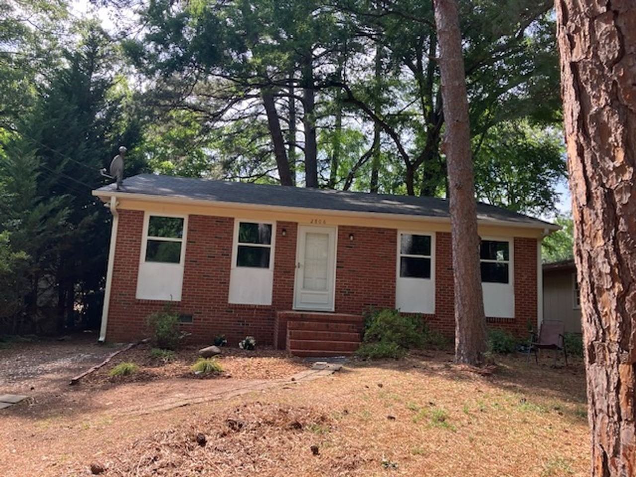 2806 Nation Ave - Photo 2 of 10
