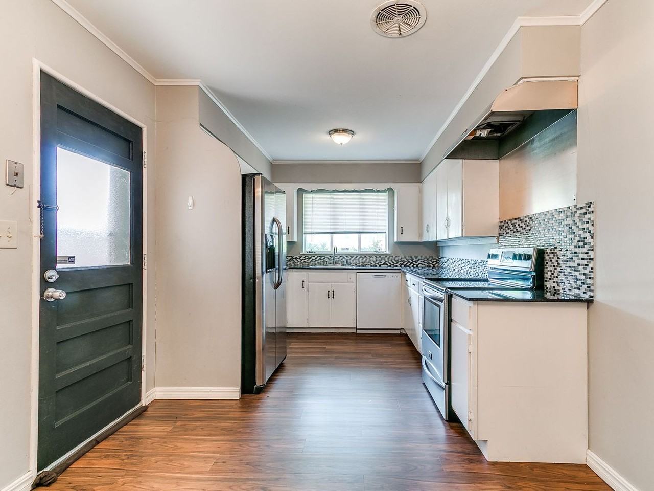 3920 N Classen Blvd - Photo 6 of 18