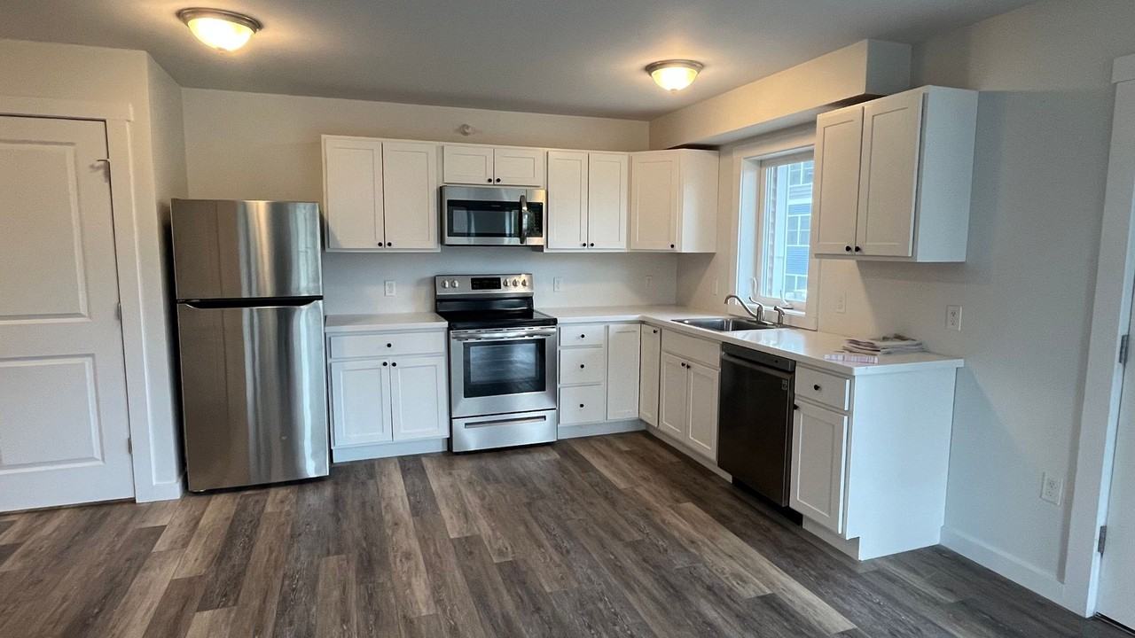 253 Bridge Street - Photo 2 of 25