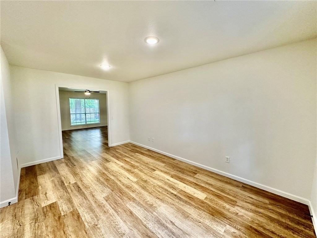 802 E Kara Ln - Photo 5 of 22