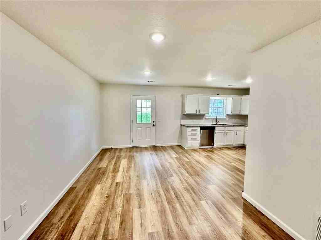 802 E Kara Ln - Photo 6 of 22