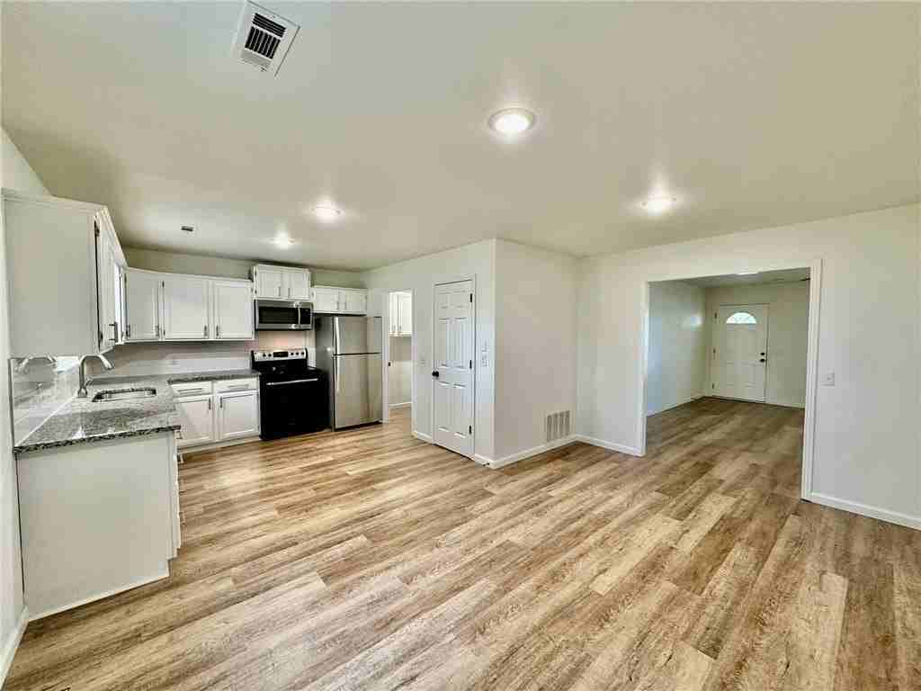 802 E Kara Ln - Photo 7 of 22