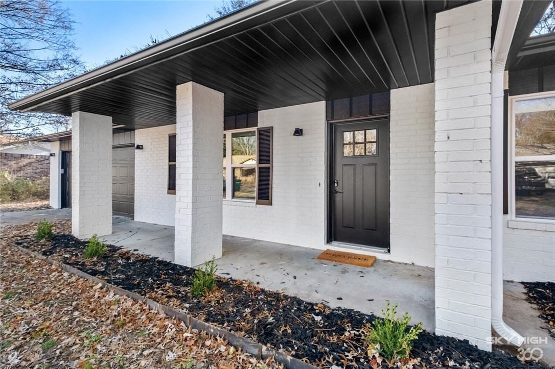 2806 Highland Dr - Photo 2 of 27