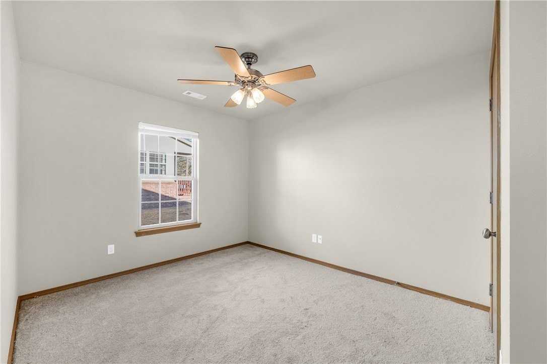 2970 W Old Farmington Rd - Photo 4 of 19