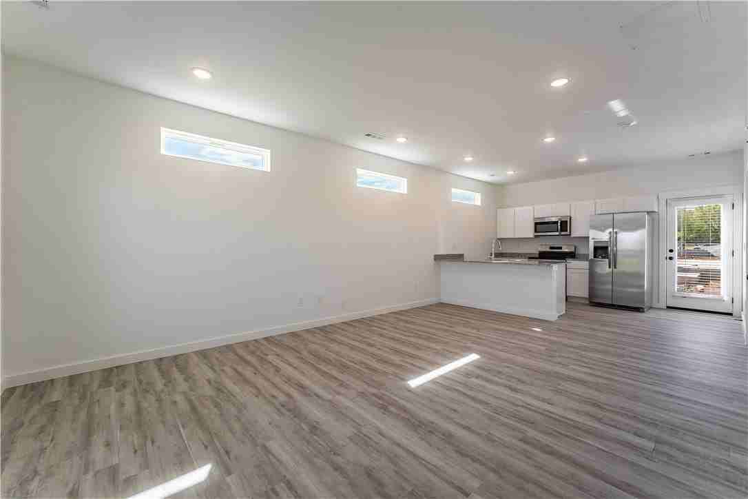 1101 Kentucky Ave - Photo 3 of 19