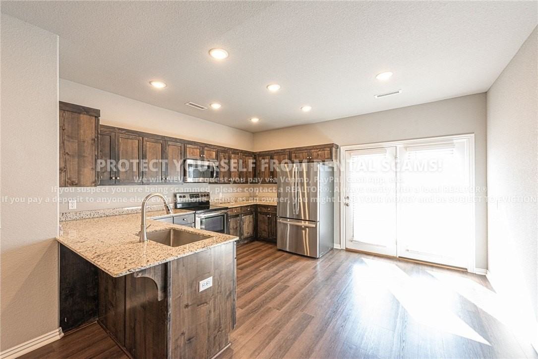 211 Grove Ln - Photo 7 of 17