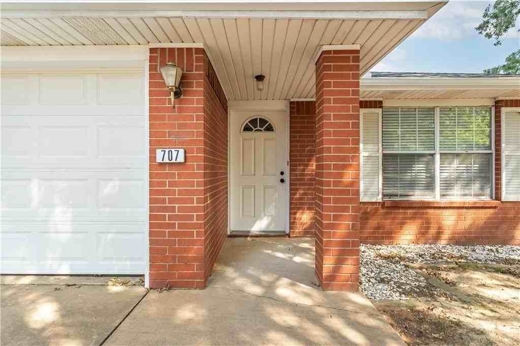 707 E Kara Ln - Photo 2 of 21