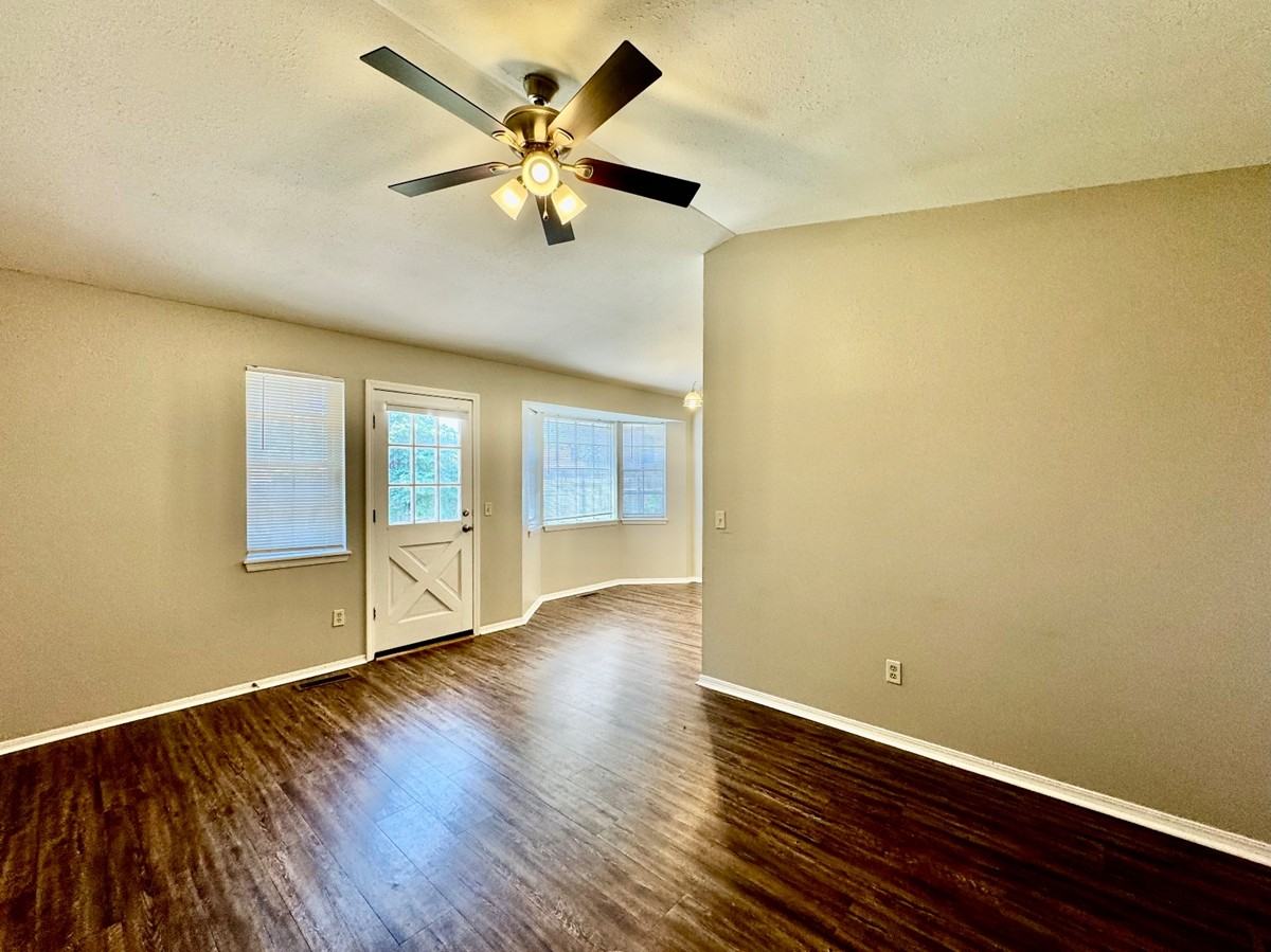 1006 Richmond St #1 - Photo 2 of 25