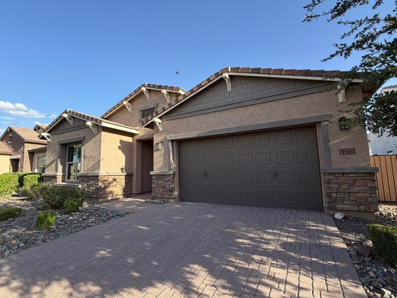 9541 E Theia Dr - Photo 2 of 39