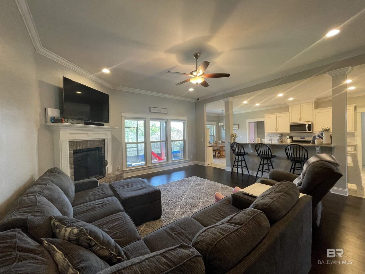 27035 Allenbrook Ct - Photo 4 of 25