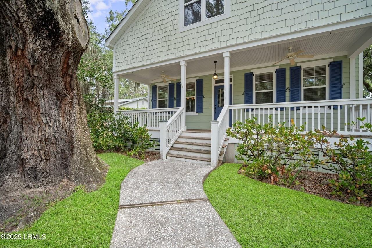 1301 Newcastle St - Photo 2 of 32