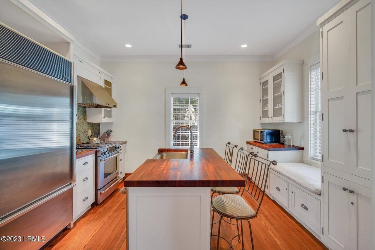 1104 Greene St - Photo 7 of 30