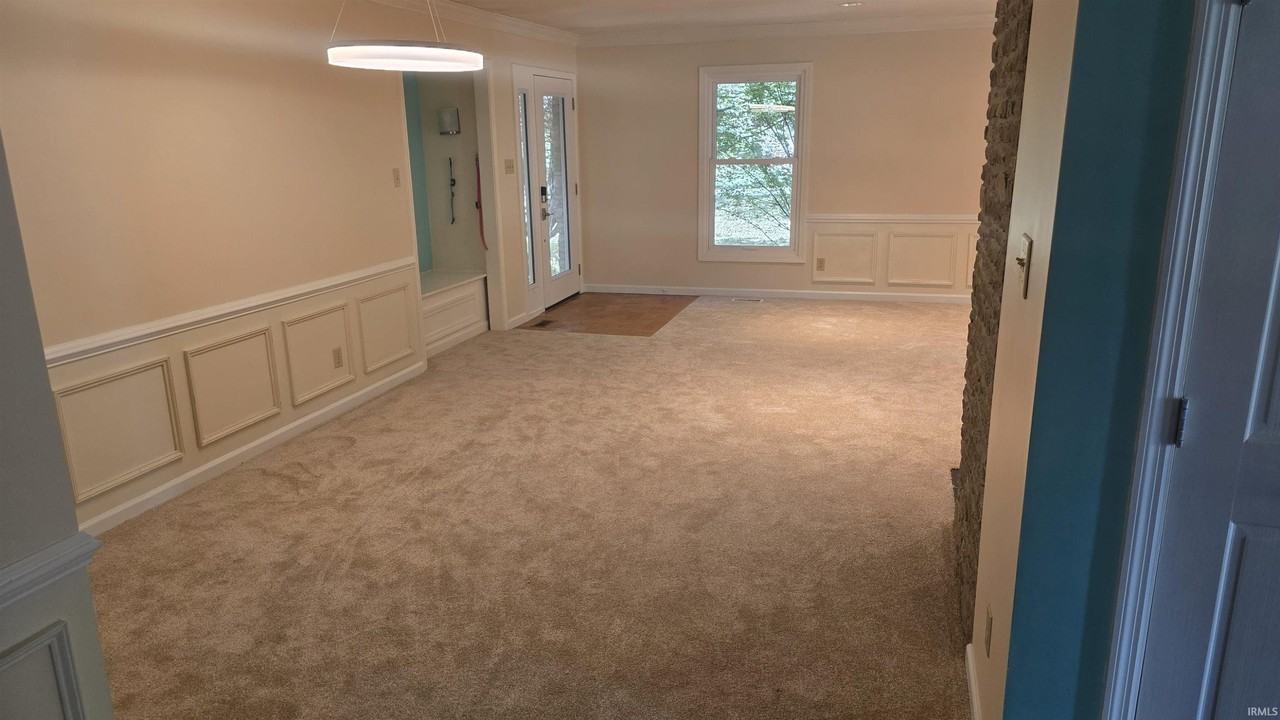 4125 S Judee Dr - Photo 3 of 32