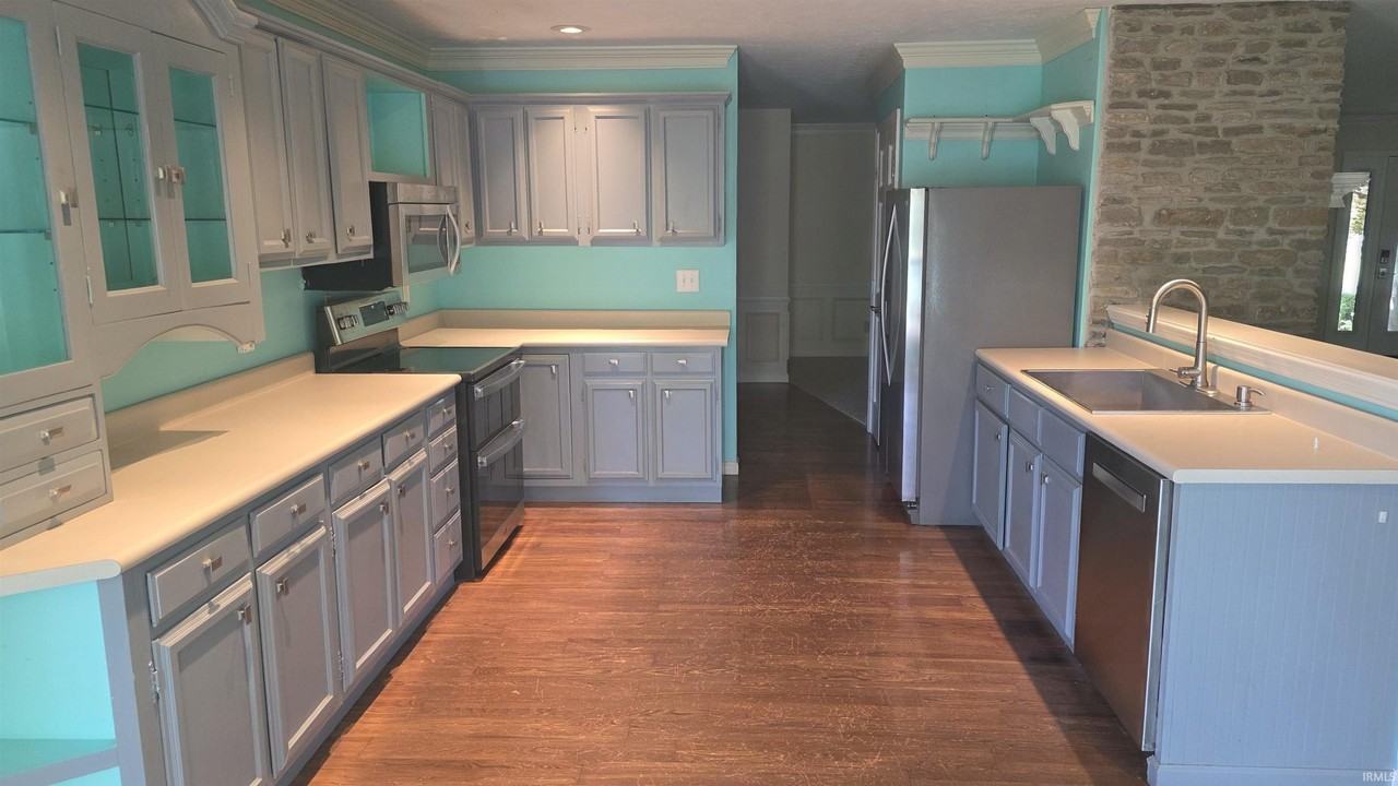 4125 S Judee Dr - Photo 6 of 32