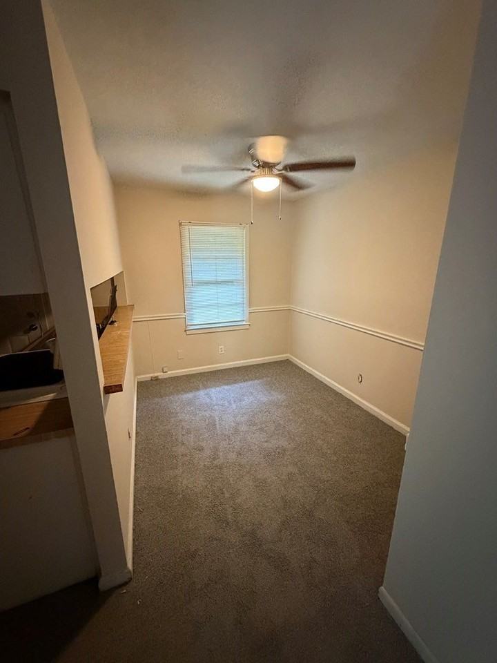 1537 Celia Dr - Photo 5 of 11