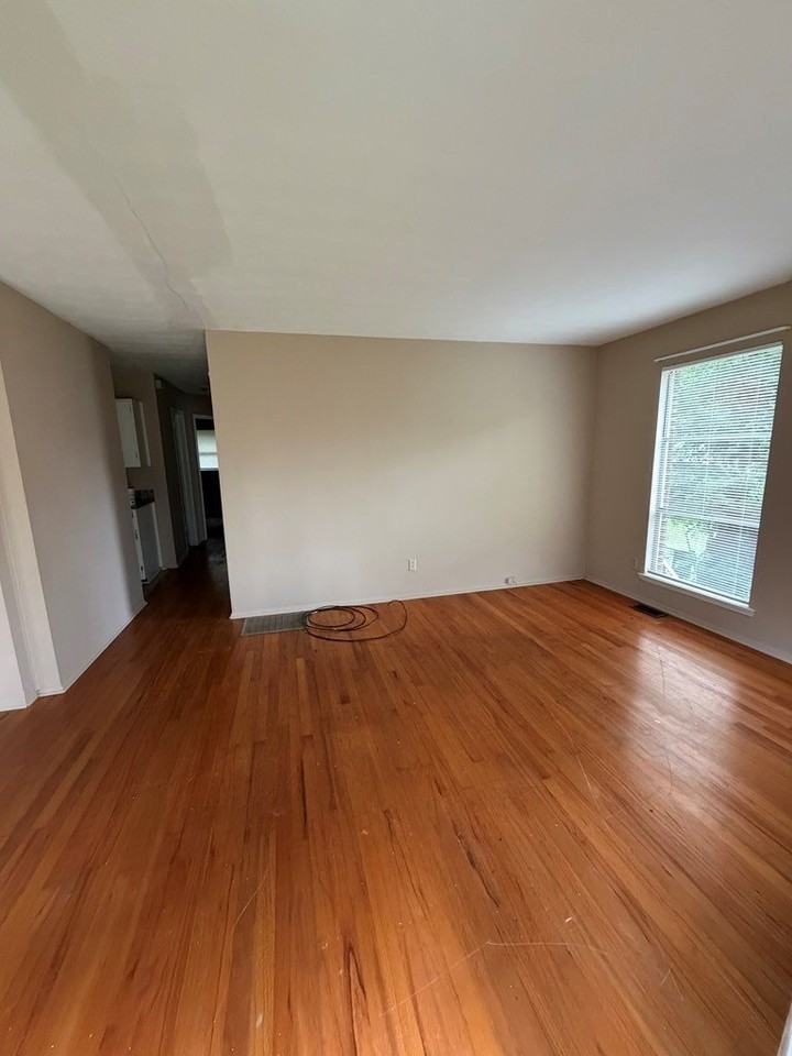 3227 Urban Ave - Photo 2 of 10
