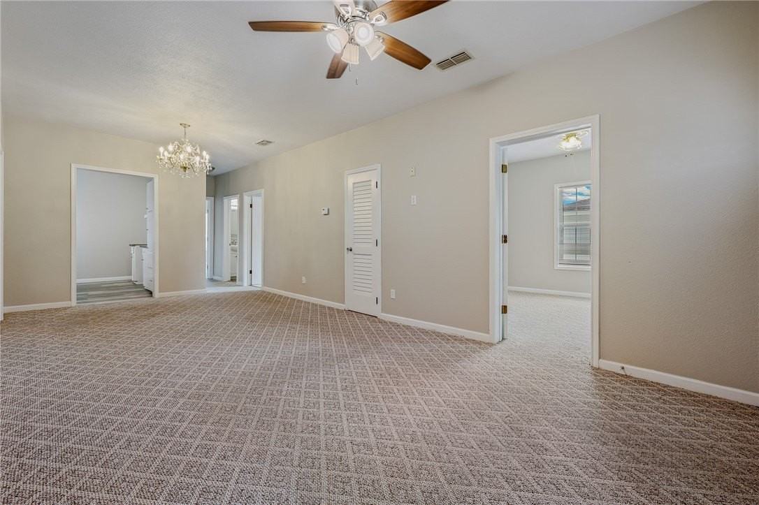 1622 Woodlawn Dr - Photo 4 of 17