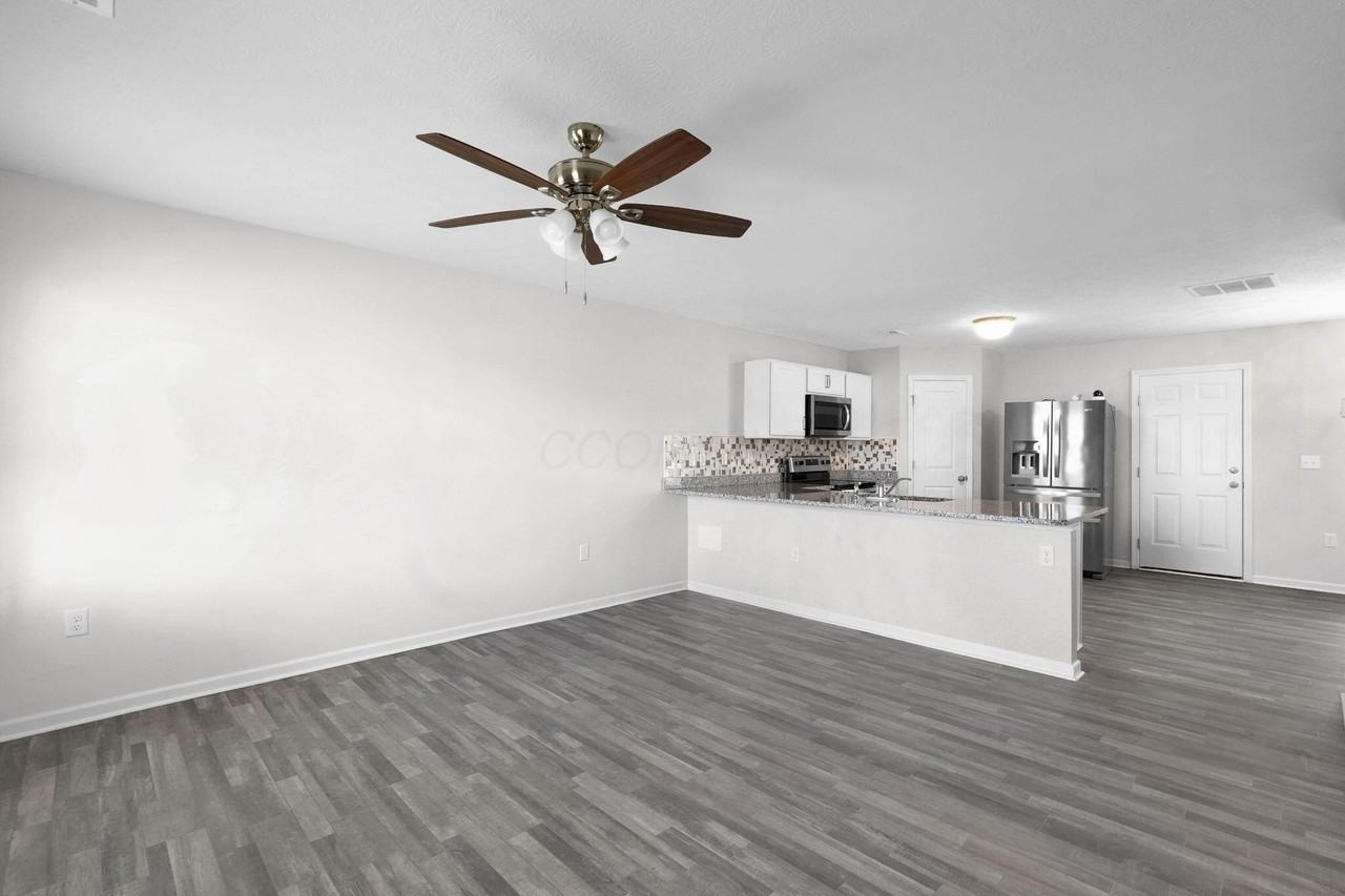 1881 Erika Dr - Photo 2 of 15