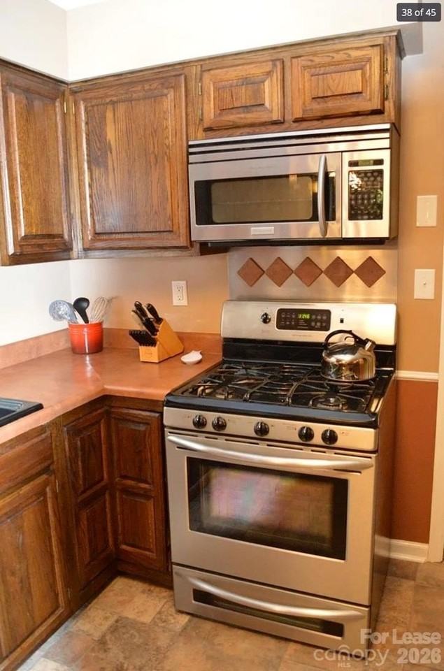 4167 Greenview Ct - Photo 4 of 16