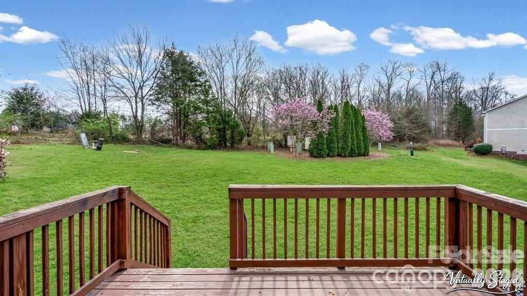 125 Forest Ridge Rd - Photo 3 of 13