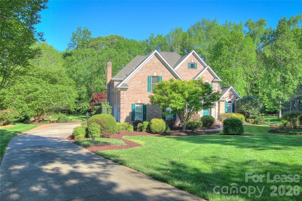 1217 Weddington Hills Dr - Photo 2 of 32