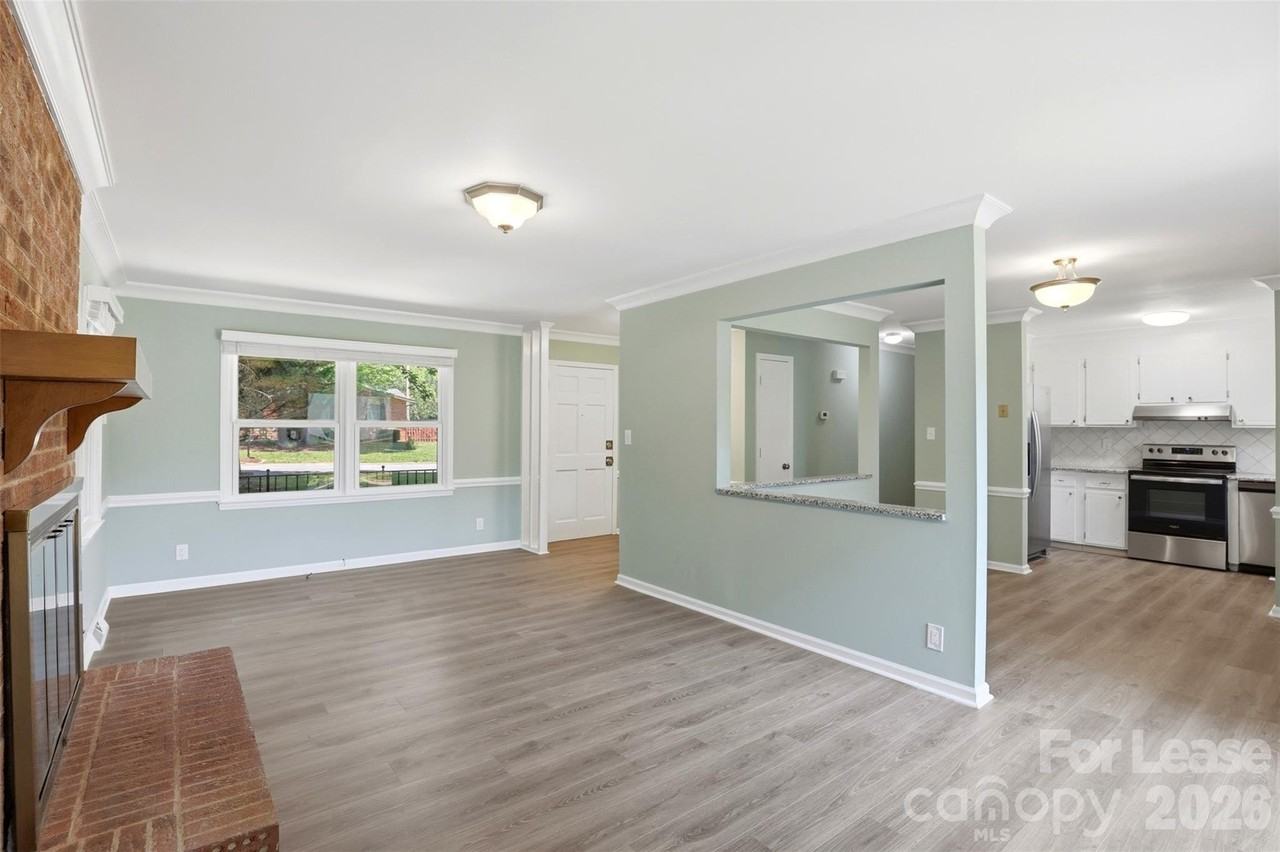1440 Jodhpur Ct - Photo 4 of 19