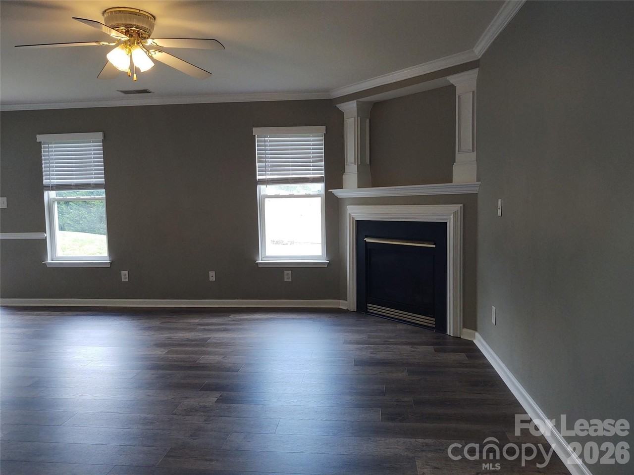 7302 Woodbourne Ln - Photo 6 of 17