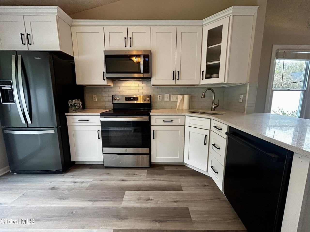 46 Westchester Dr - Photo 4 of 19